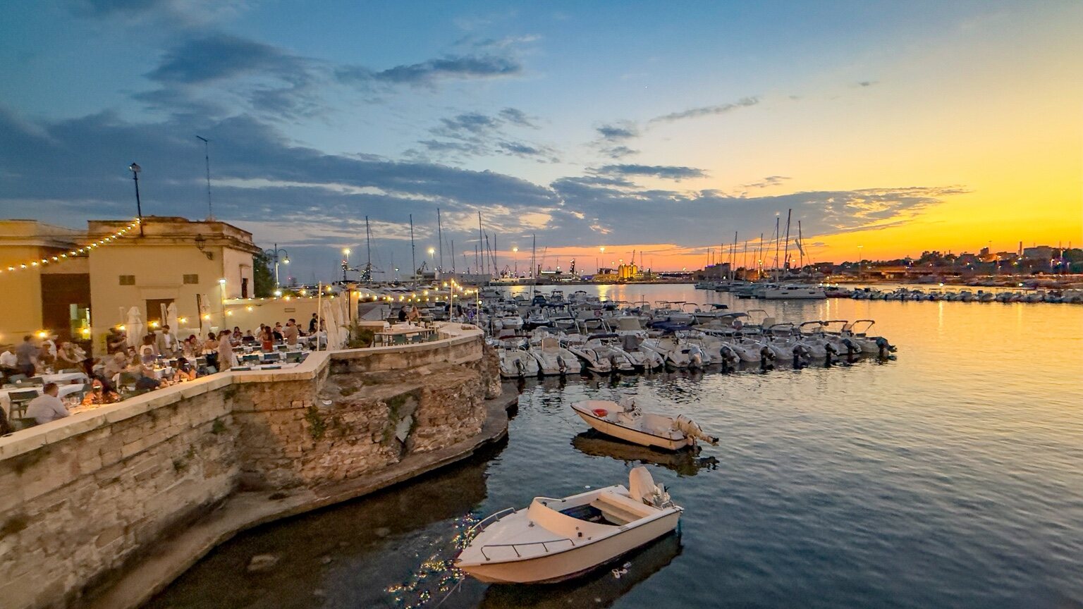 Costa ionica al tramonto