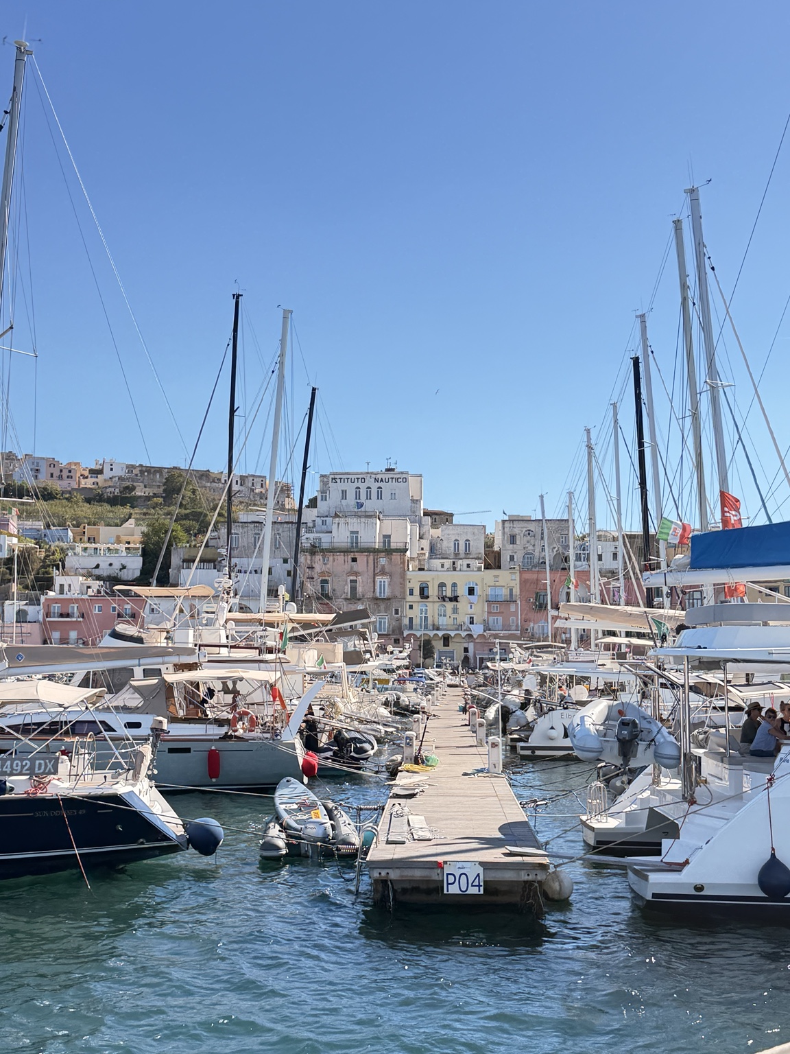 Barche ormeggiate alla Marina Grande di Procida